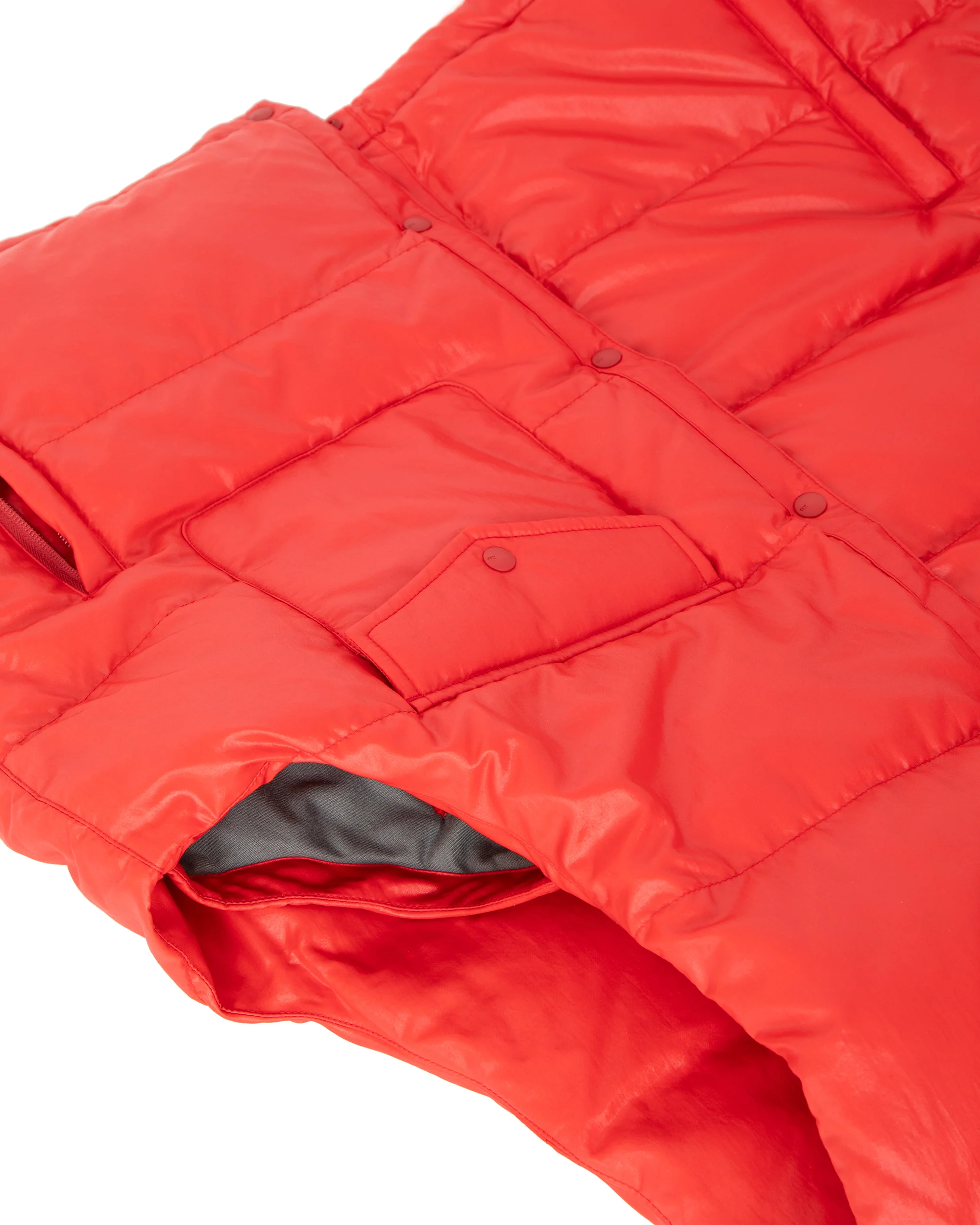Daiwa Pier39 Tech Climbers Down Vest, Red (Reversible) - Image 7